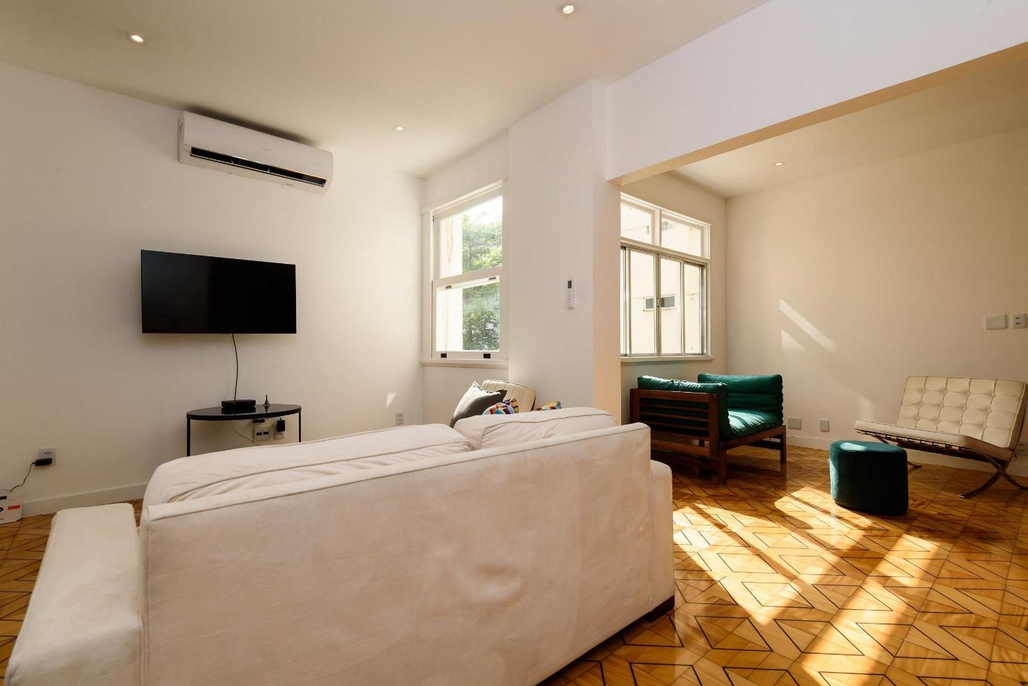Apartamento 2 Quartos A 600m Da De Ipanema | Bc 33/303 *