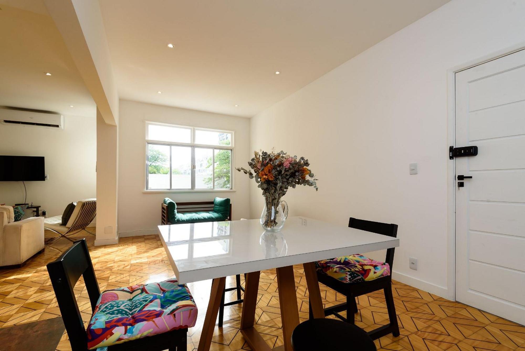 Apartamento 2 Quartos A 600m Da De Ipanema | Bc 33/303