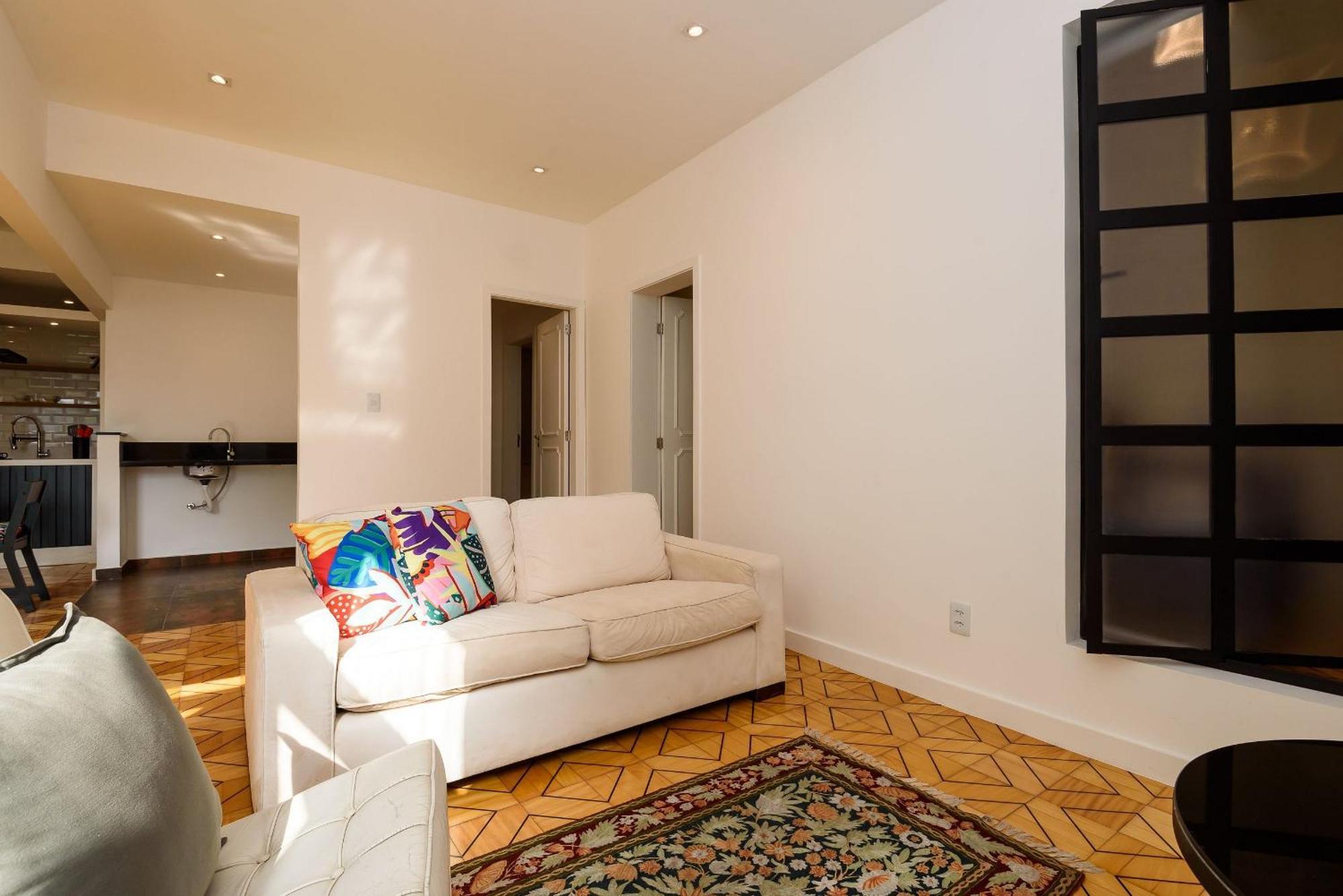 Apartamento 2 Quartos A 600m Da De Ipanema | Bc 33/303 *